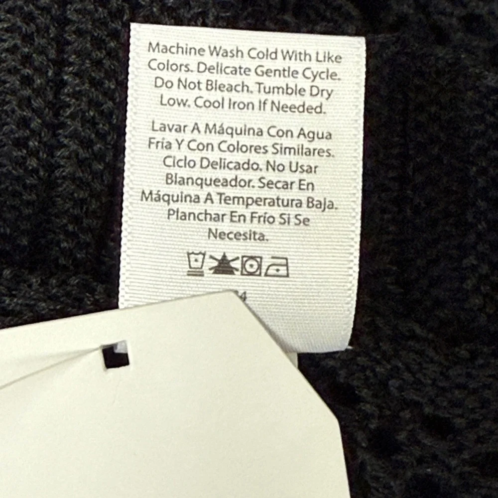 Time & Tru Black Open Knit Crochet Ruana S-M‎  NWT